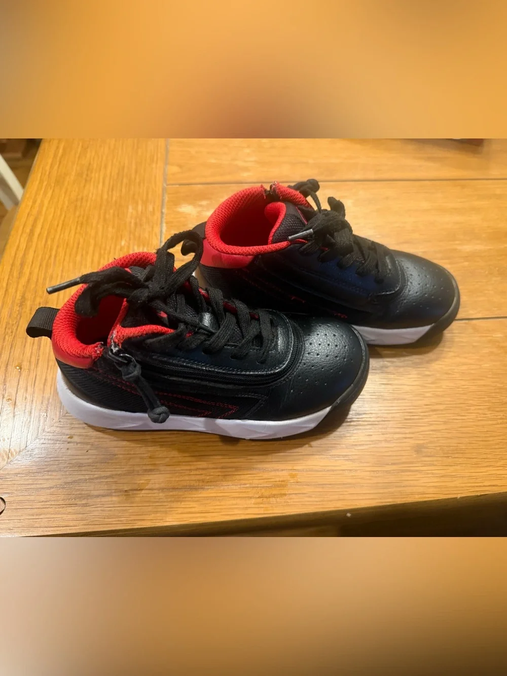 Billy’s footwear Kids Black and Red Athletic Sneakers - zipper closure - size 13